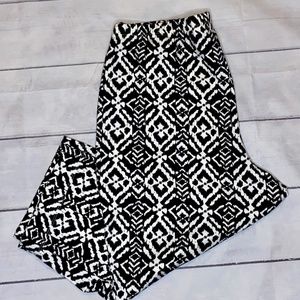 Women With Control Black & White Capris Sz Large
